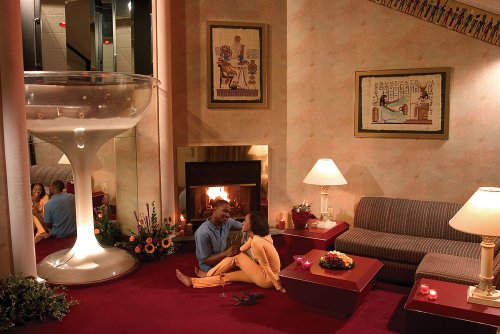 resort cove haven poconos resorts romantic pocono getaways inclusive couples champagne vacation mountains luxury living covehaven tower bliss