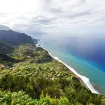 Quarantine free reopening Bali luxury resorts and vacation holiday travel deals reviewed with lots of pictures and video.