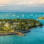 All-inclusive resorts in Key Largo for a hassle-free tropical escape, offering comfy stays, dining, water sports, and serene ocean views, all in one price.