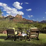 Looking for some great Sedona resorts? Find out which ones we're recommending and why. Lots of pictures and video.