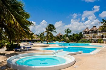 Akumal Bay Beach & Wellness Resort