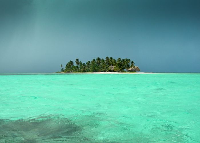 Unearth Belize's adults-only all-inclusive resorts: Dive into romance and relaxation amidst azure waters and lush landscapes. Pure Belizean indulgence awaits.