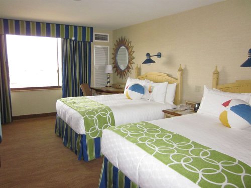 Guestrooms at Disney's Paradise Pier Hotel, Disneyland Anaheim