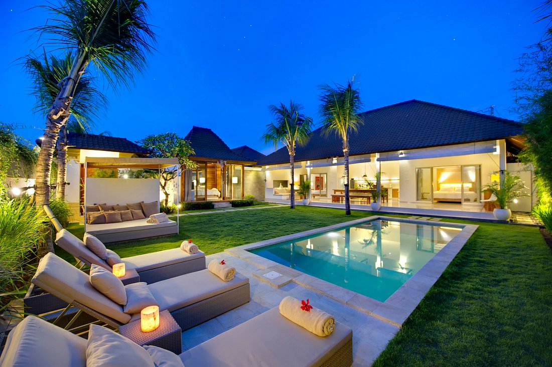 3 bedroom villa with private pool in Seminyak village