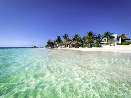 Azul Cancun Small Family Resort